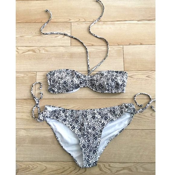 3/$35 Old Navy white and black floral print bikini - Picture 1 of 3